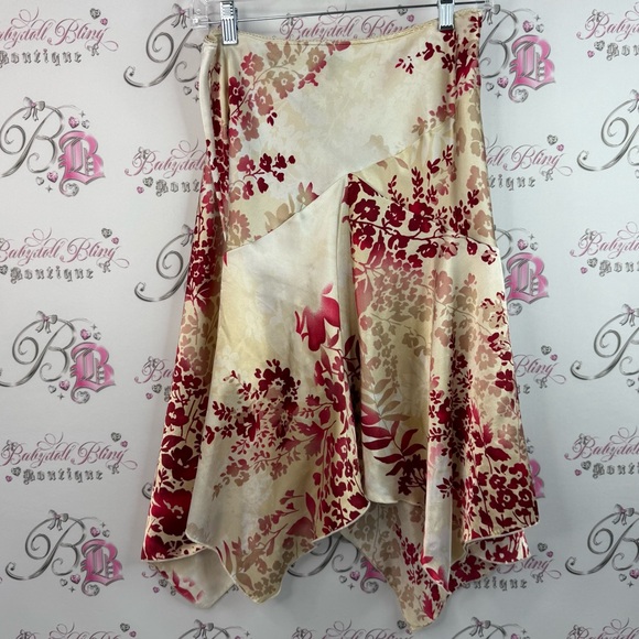 le chateau Dresses & Skirts - Le chateau skirt fairy hem Floral Satin Asymmetrical Skirt - Cream and Red